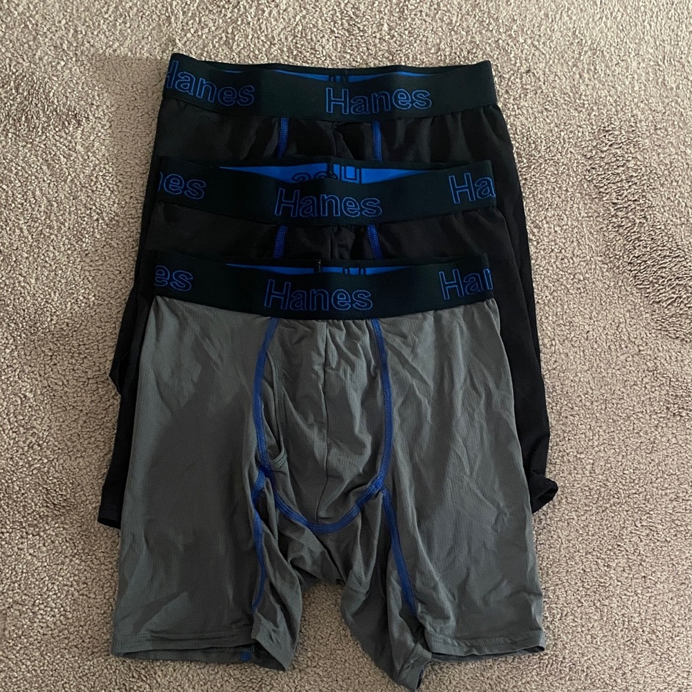 Hanes Men's Boxer Briefs in Black and Gray